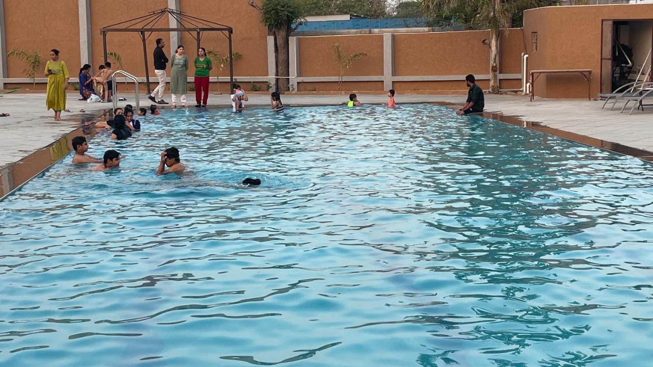 Heaven 7 Hotel & Resort Himatnagar Экстерьер фото
