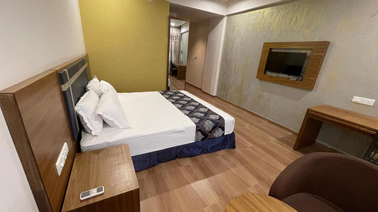 Heaven 7 Hotel & Resort Himatnagar Экстерьер фото