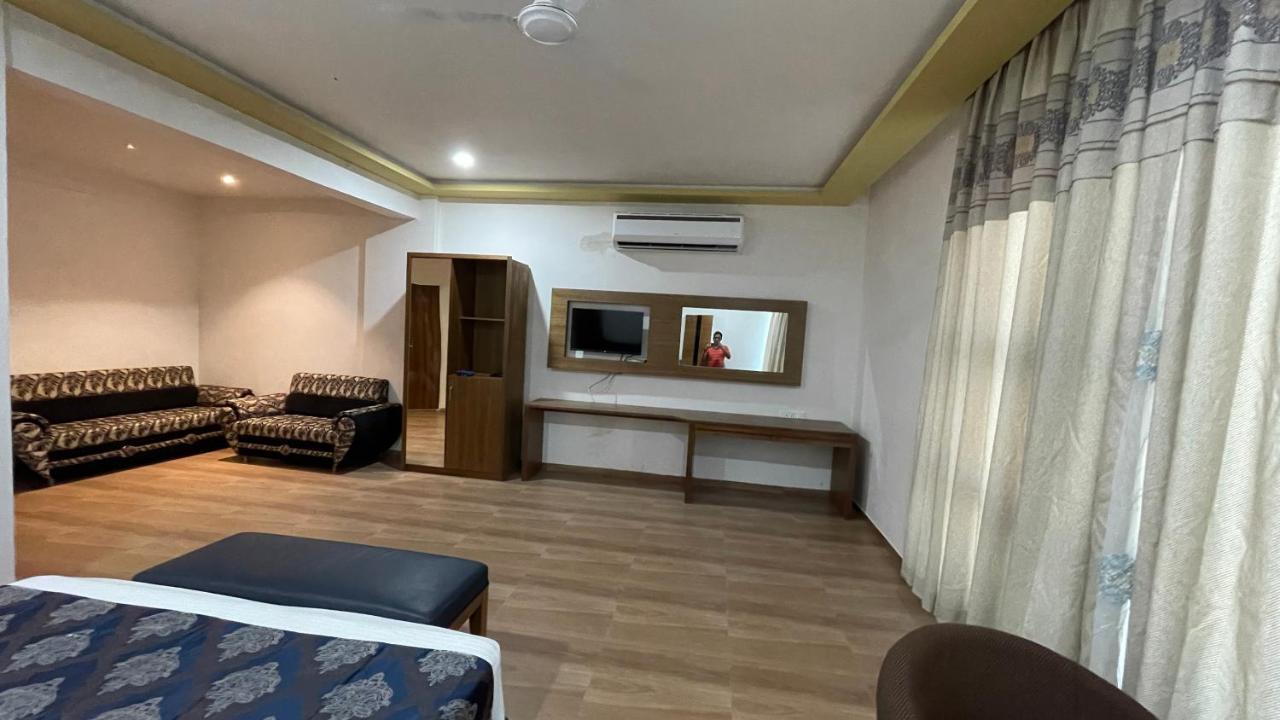 Heaven 7 Hotel & Resort Himatnagar Экстерьер фото