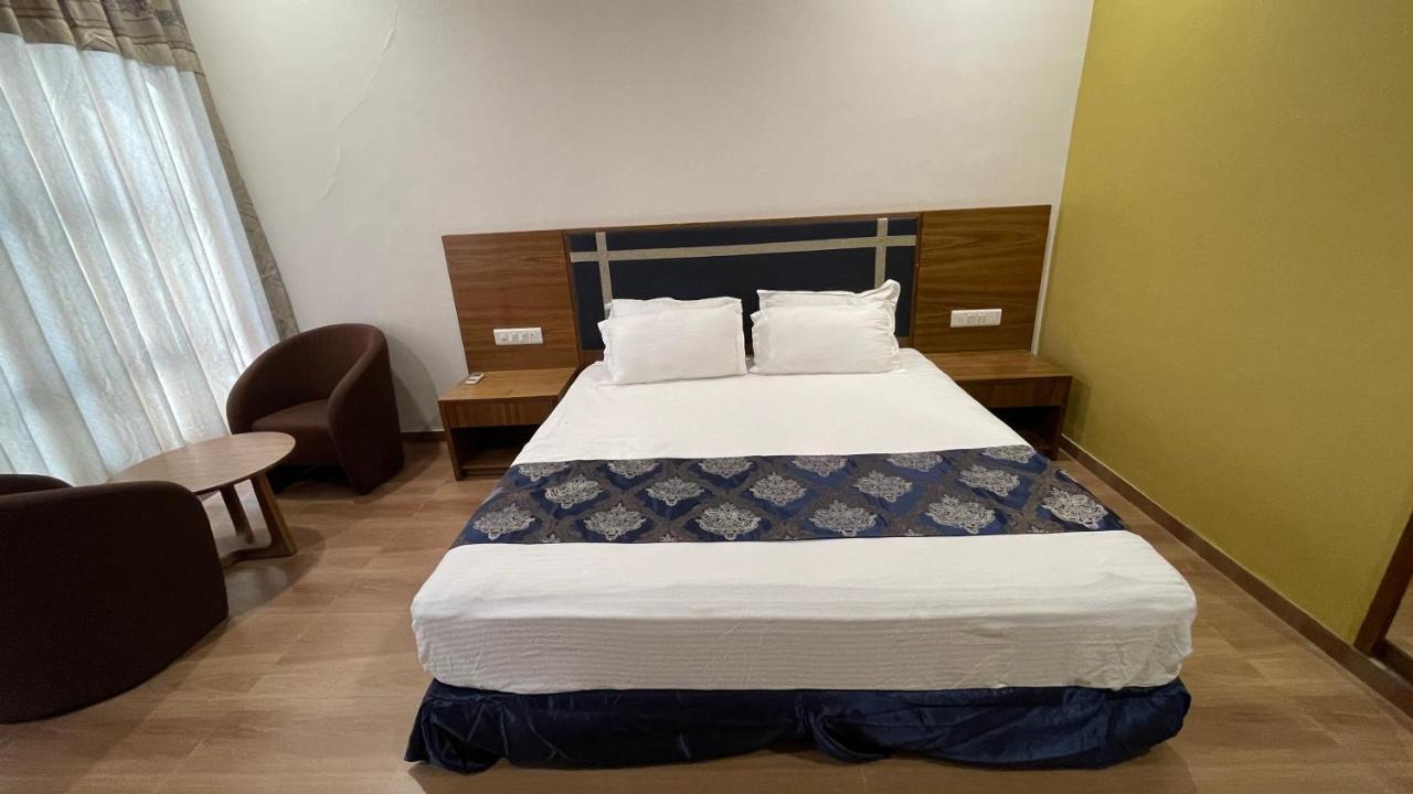 Heaven 7 Hotel & Resort Himatnagar Экстерьер фото