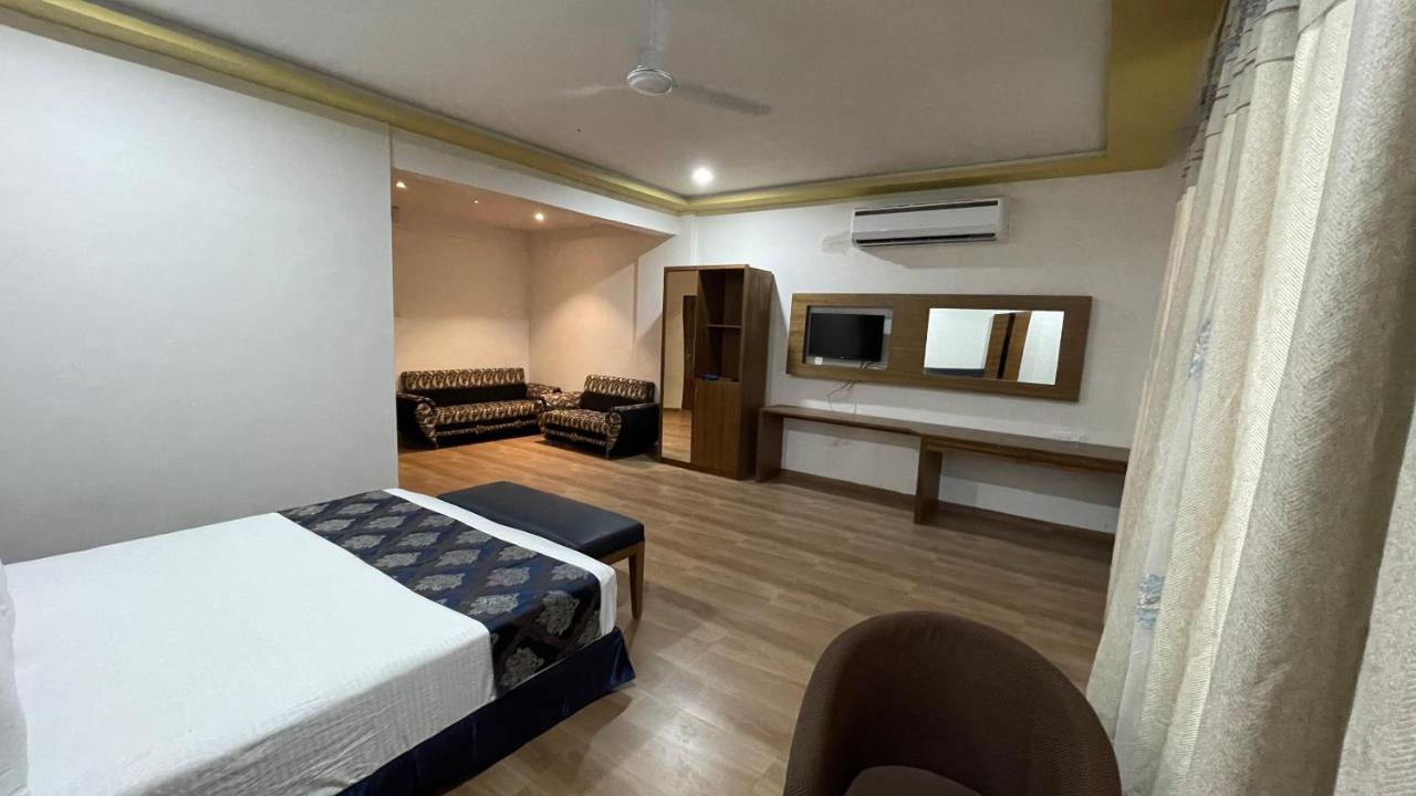 Heaven 7 Hotel & Resort Himatnagar Экстерьер фото