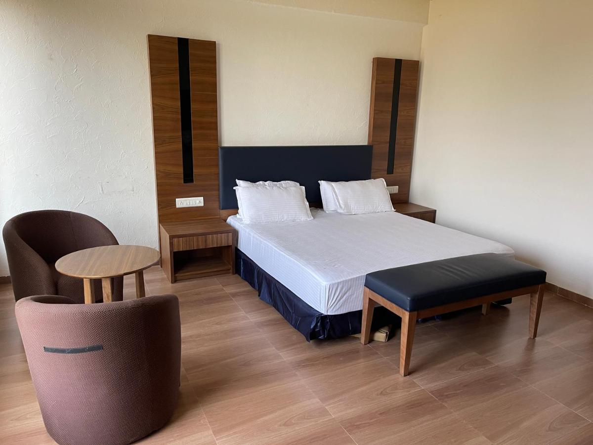 Heaven 7 Hotel & Resort Himatnagar Экстерьер фото