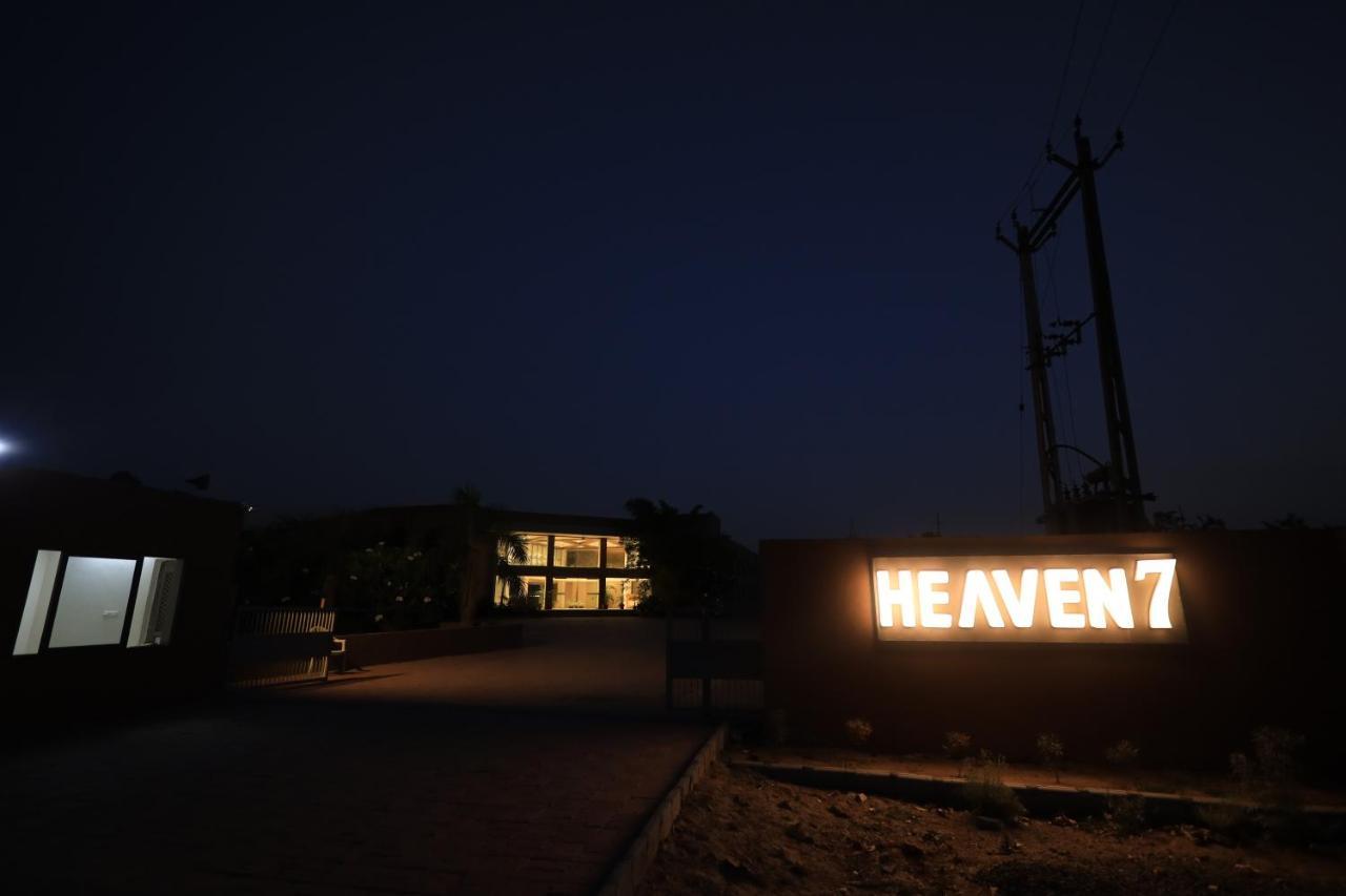 Heaven 7 Hotel & Resort Himatnagar Экстерьер фото