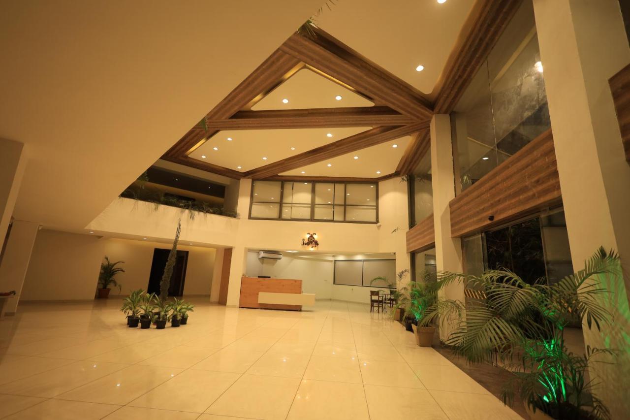 Heaven 7 Hotel & Resort Himatnagar Экстерьер фото