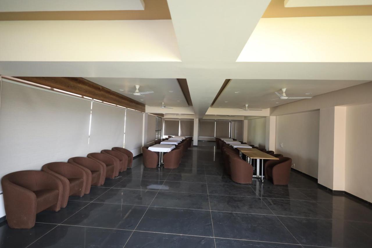 Heaven 7 Hotel & Resort Himatnagar Экстерьер фото