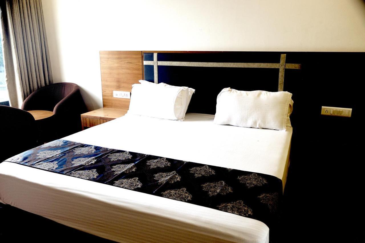 Heaven 7 Hotel & Resort Himatnagar Экстерьер фото